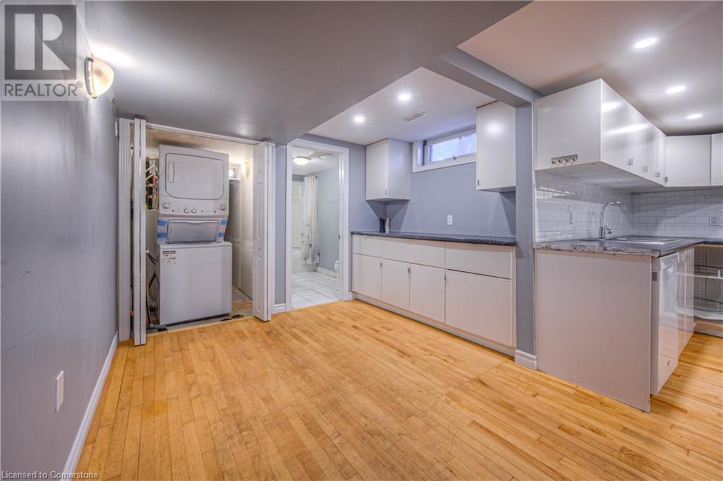 22 HAMPTON PLACE Image 32