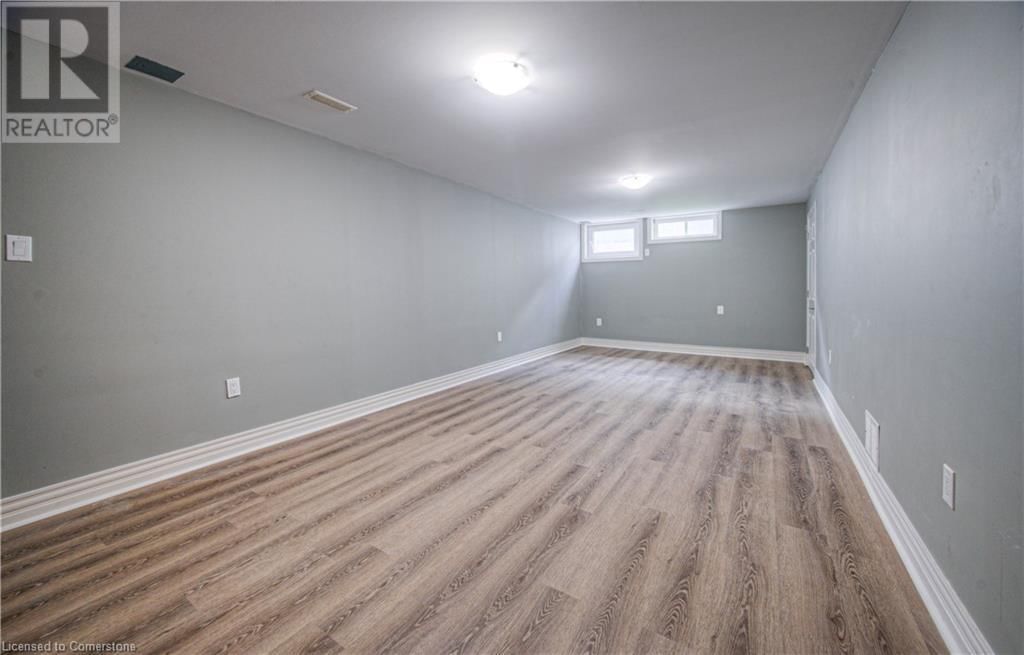 22 HAMPTON PLACE Image 35