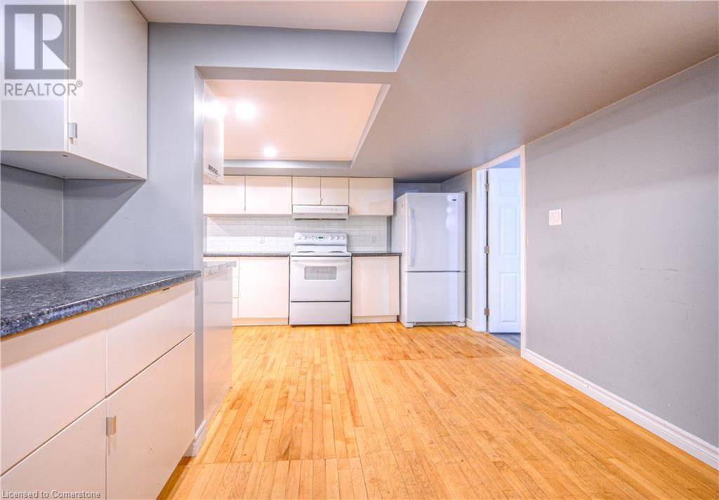 22 HAMPTON PLACE Image 39