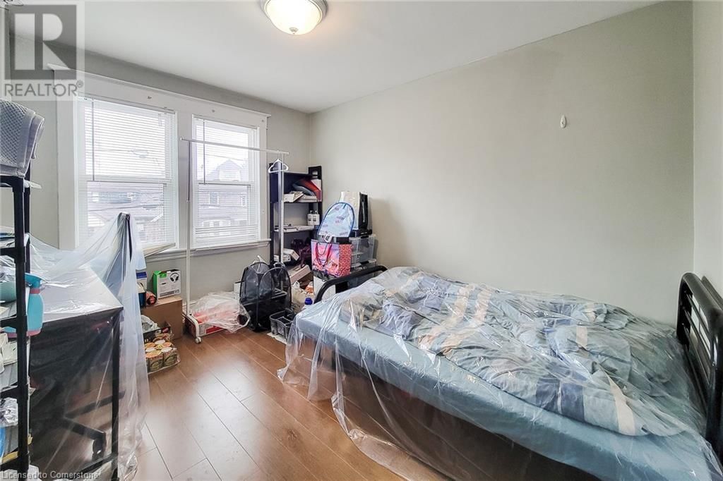 63 PAISLEY AVENUE SOUTH Image 19