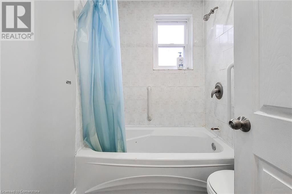 63 PAISLEY AVENUE SOUTH Image 22