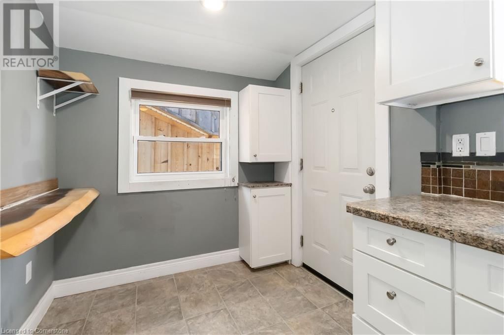 24 MELVILLE LANE Image 12