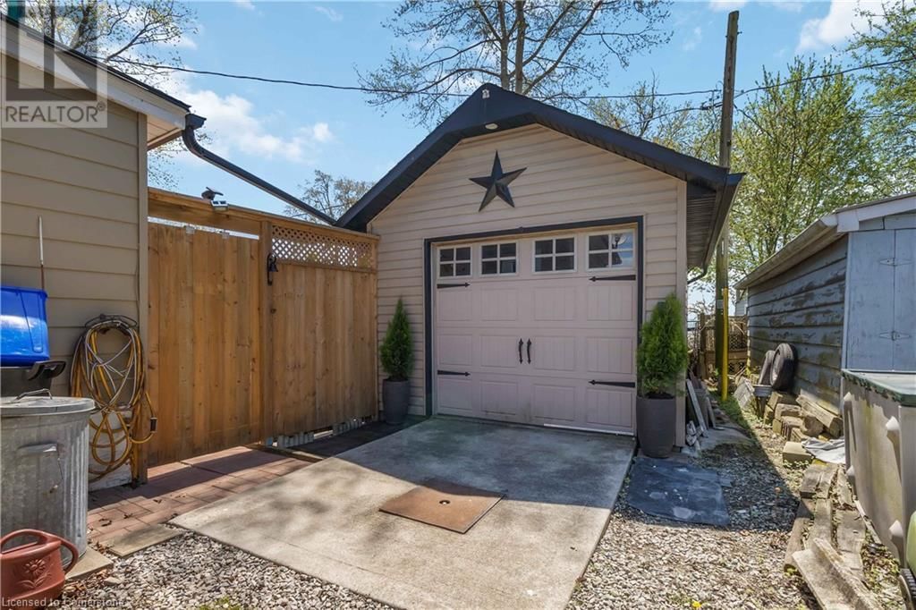 24 MELVILLE LANE Image 29