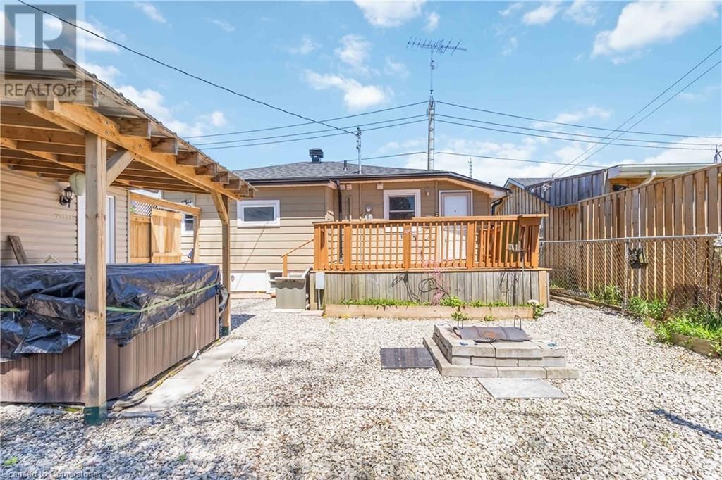 24 MELVILLE LANE Image 8