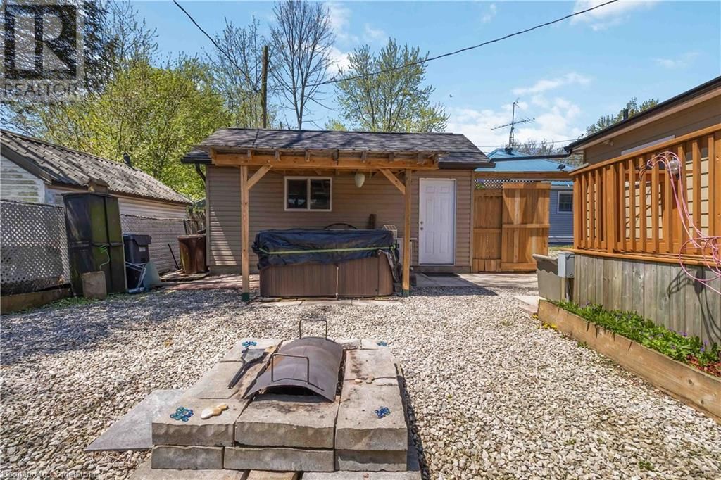 24 MELVILLE LANE Image 9