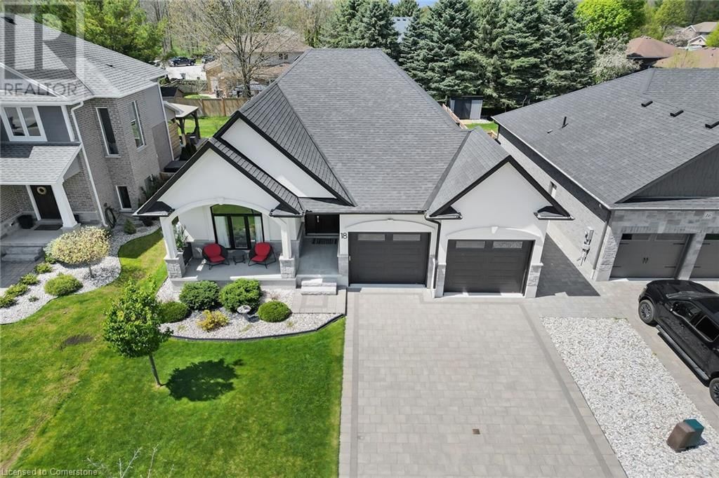 18 KEMP CRESCENT Image 1