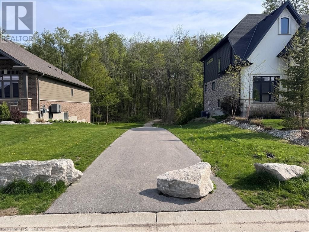 18 KEMP CRESCENT Image 12