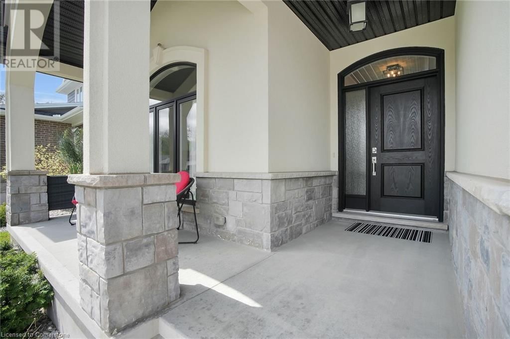 18 KEMP CRESCENT Image 13