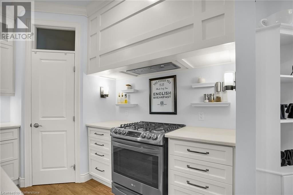 18 KEMP CRESCENT Image 26
