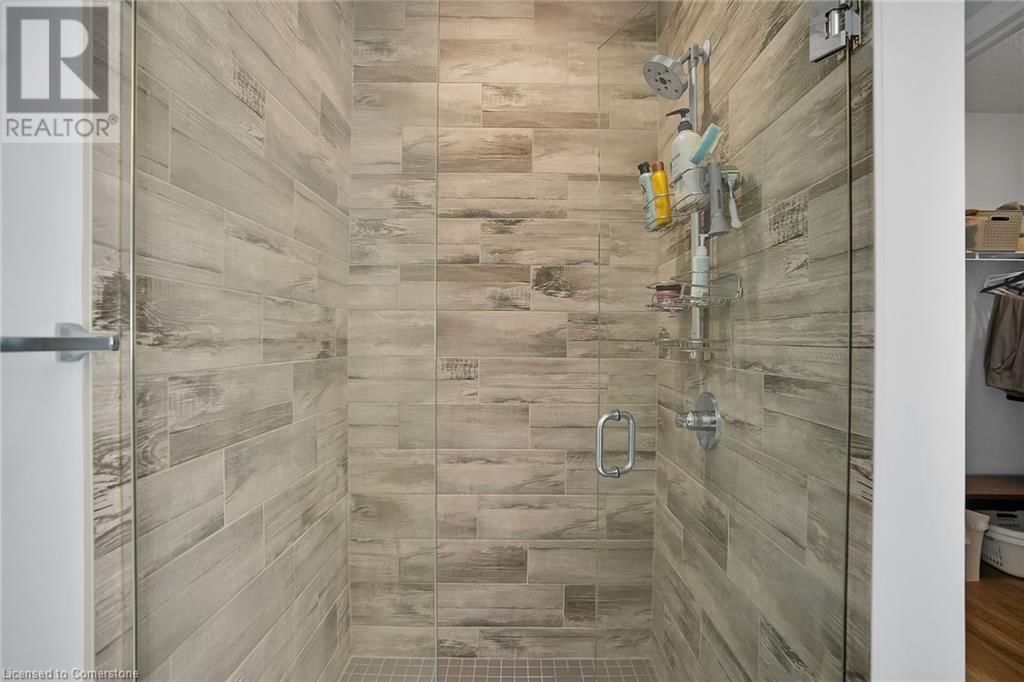 18 KEMP CRESCENT Image 33