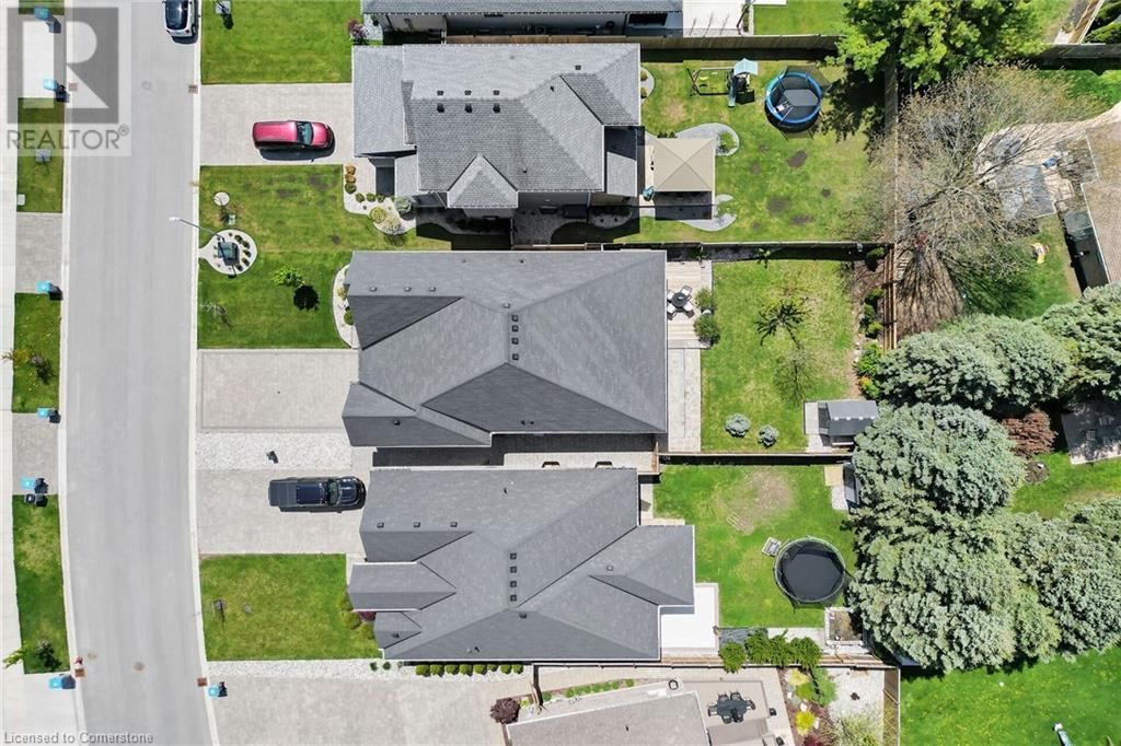18 KEMP CRESCENT Image 34