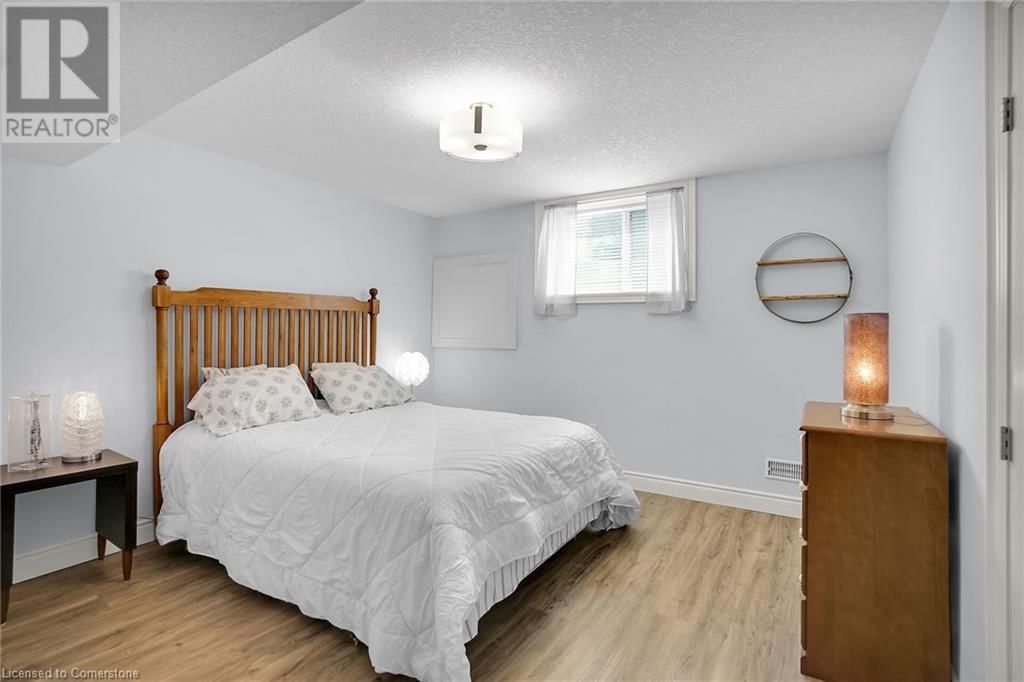 18 KEMP CRESCENT Image 44