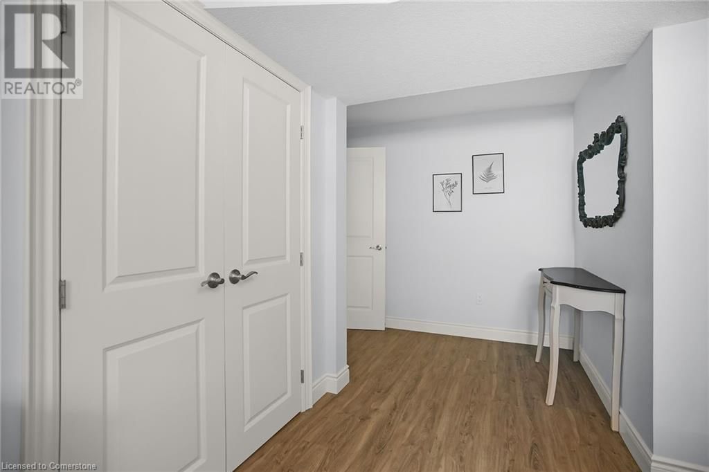 18 KEMP CRESCENT Image 45