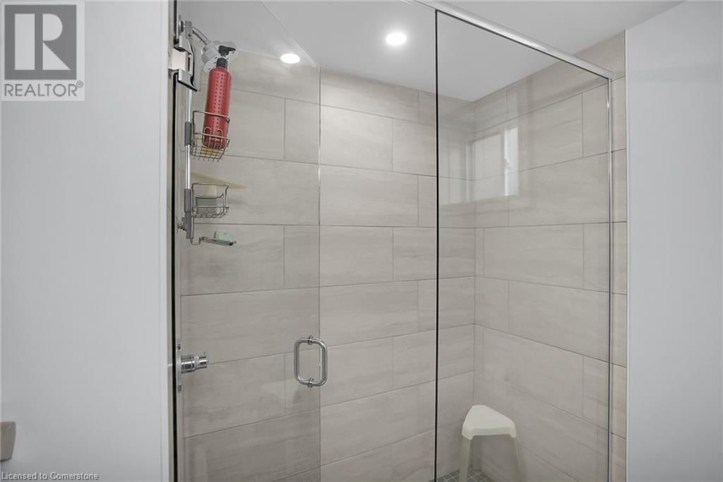 18 KEMP CRESCENT Image 47