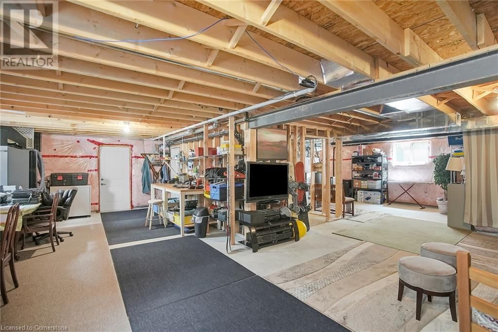 18 KEMP CRESCENT Image 49