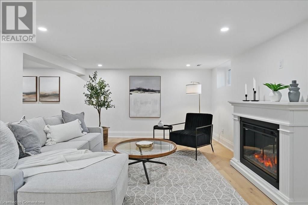869 CONDOR DRIVE Image 33