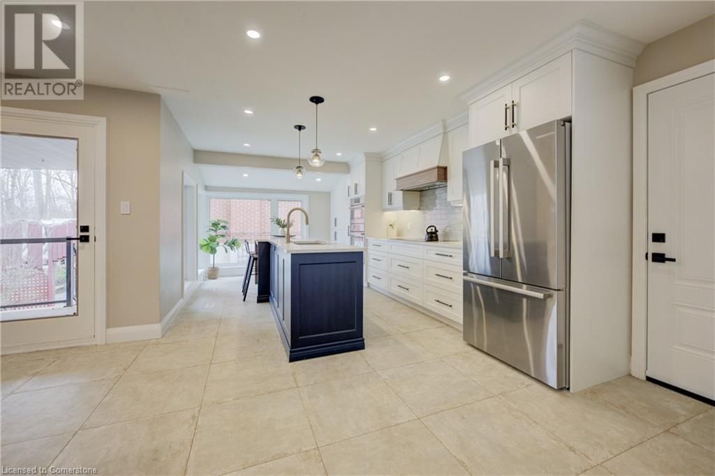 279 FERNDALE PLACE Image 12