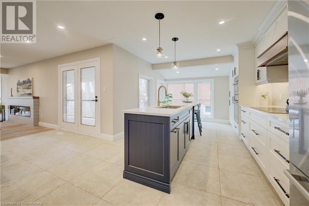 279 FERNDALE PLACE Image 13