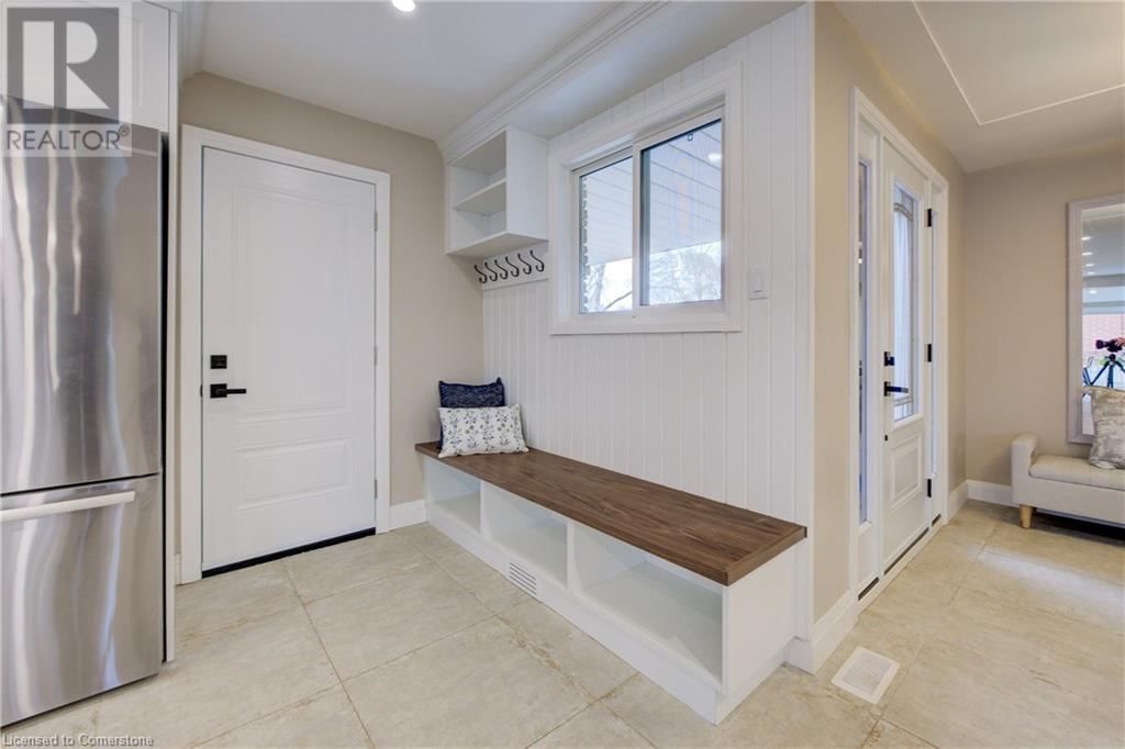 279 FERNDALE PLACE Image 20