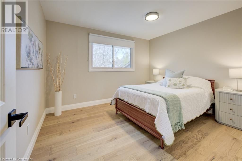 279 FERNDALE PLACE Image 23