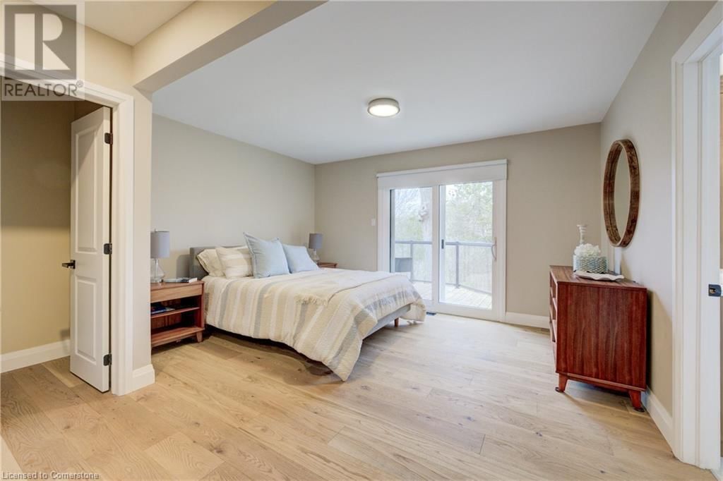 279 FERNDALE PLACE Image 25