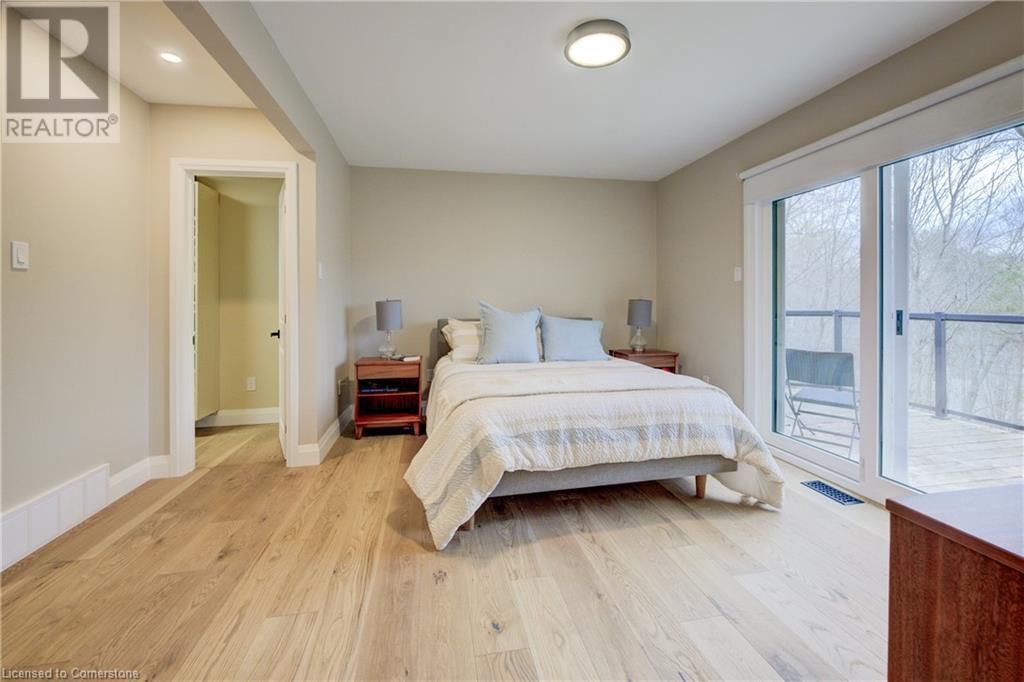 279 FERNDALE PLACE Image 29