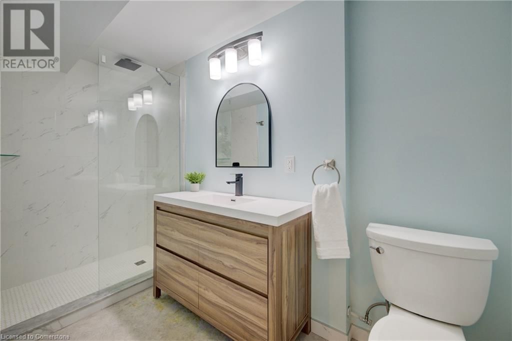 279 FERNDALE PLACE Image 33