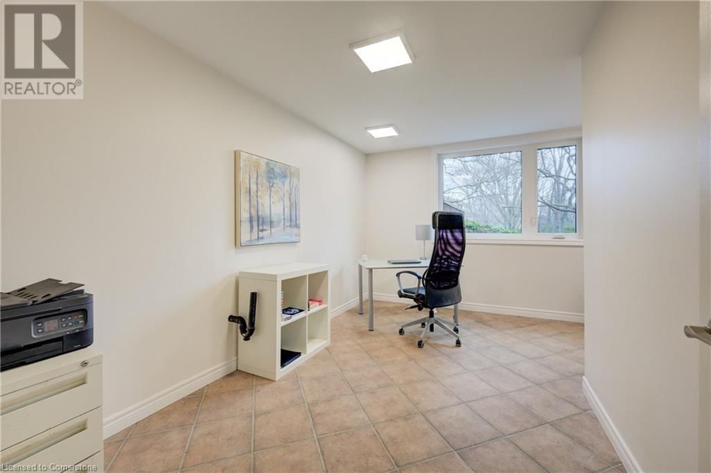 279 FERNDALE PLACE Image 35
