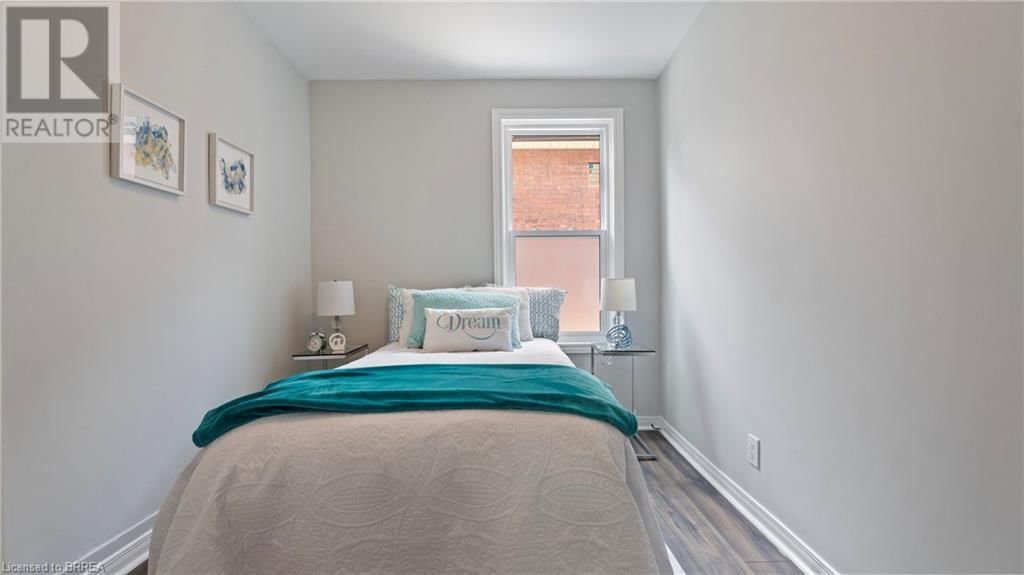 31 FOSTER STREET Image 16