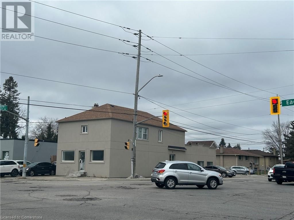 1390 EAGLE STREET NORTH Image 1