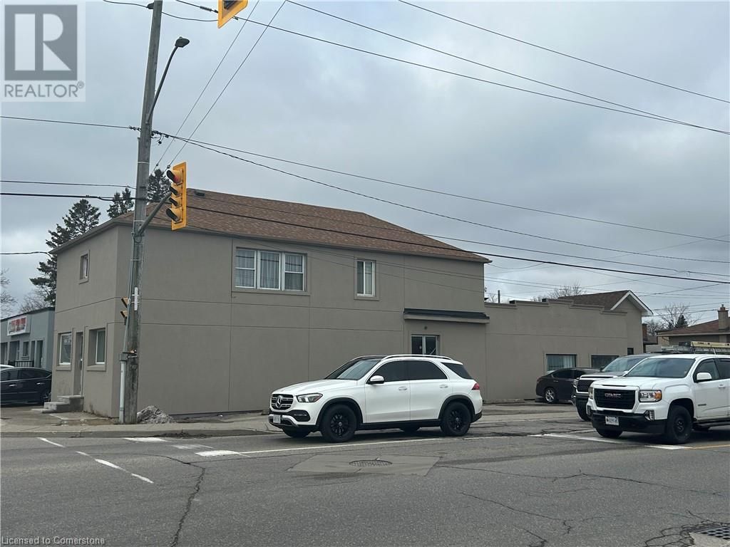 1390 EAGLE STREET NORTH Image 2