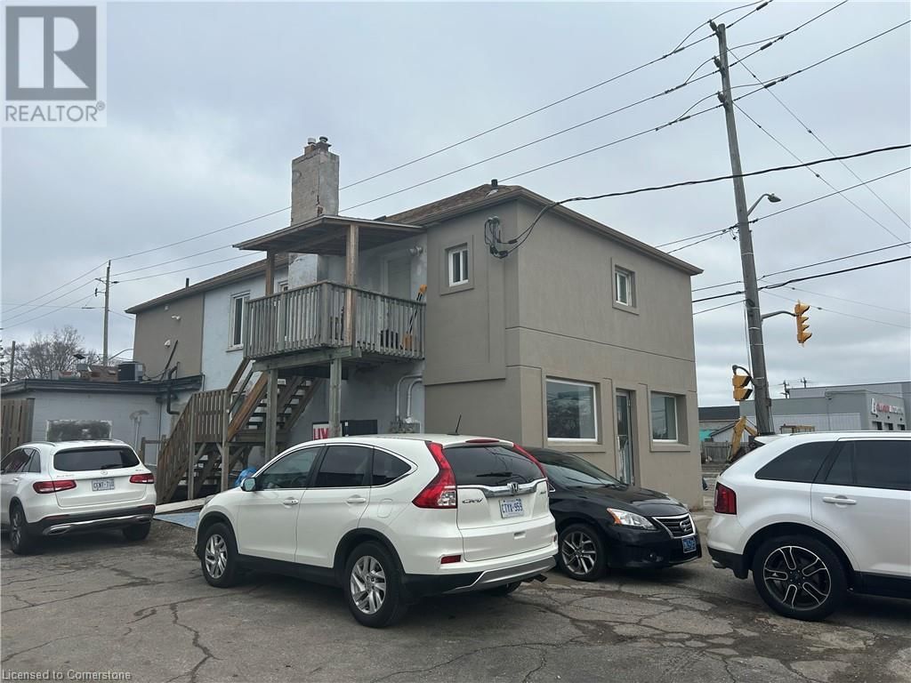 1390 EAGLE STREET NORTH Image 3