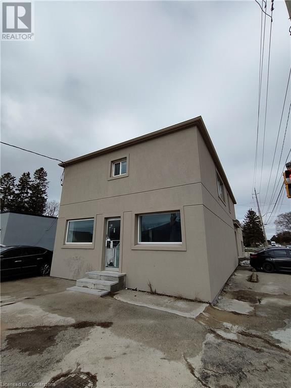 1390 EAGLE STREET NORTH Image 5