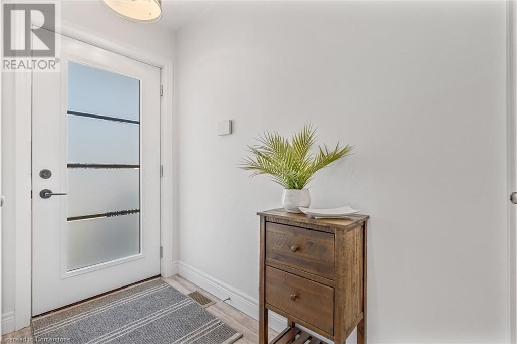 168 CARLTON STREET Image 4