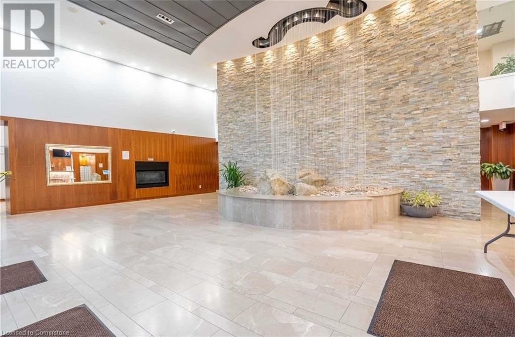 1603 - 225 WEBB DRIVE Image 3