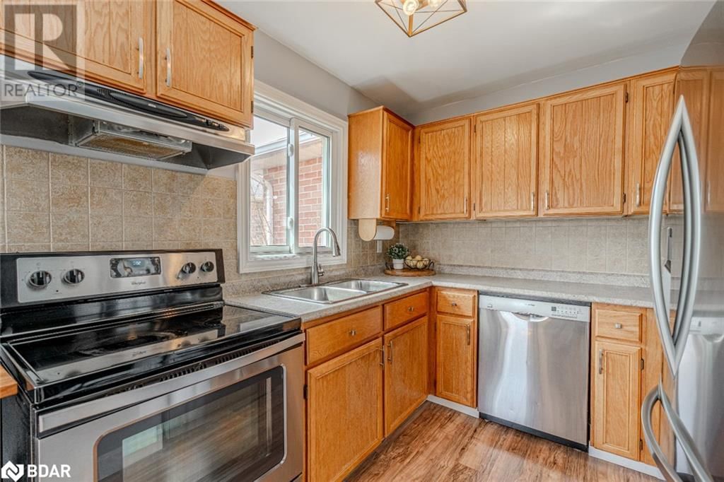 40 GRASETT CRESCENT Image 3
