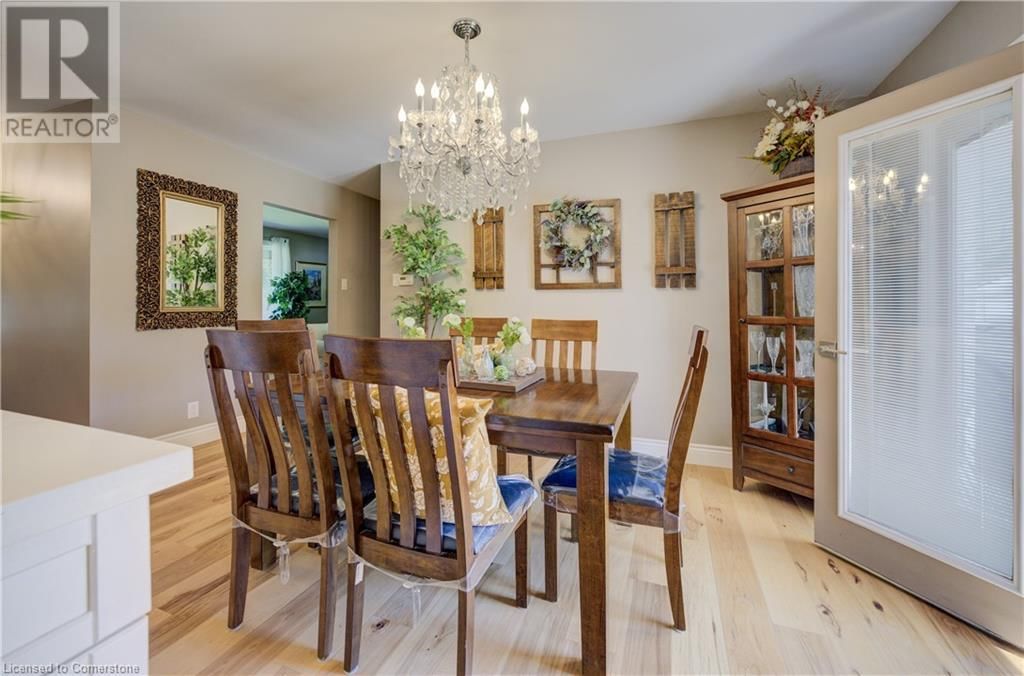1076 HENRY STREET Image 11