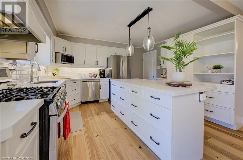 1076 HENRY STREET Image 12