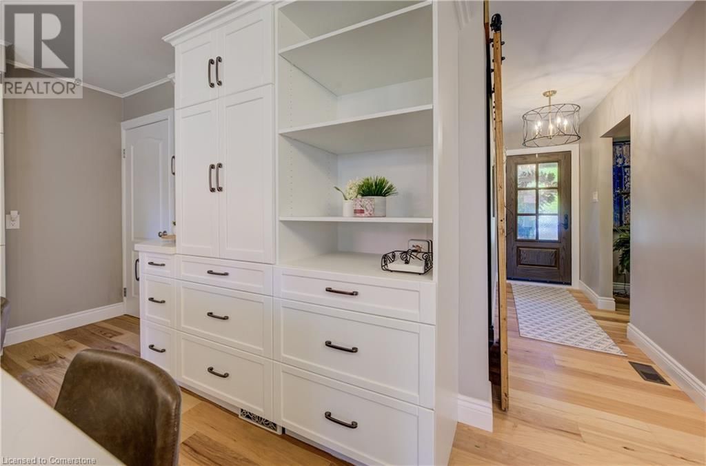 1076 HENRY STREET Image 13