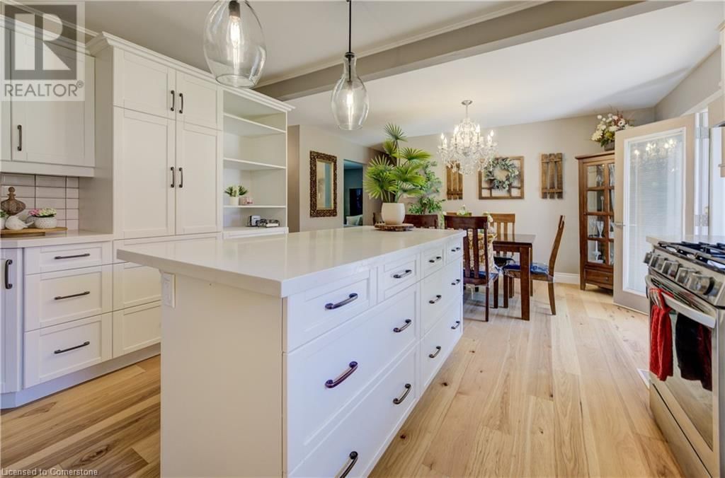 1076 HENRY STREET Image 14