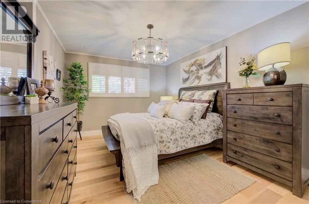 1076 HENRY STREET Image 18