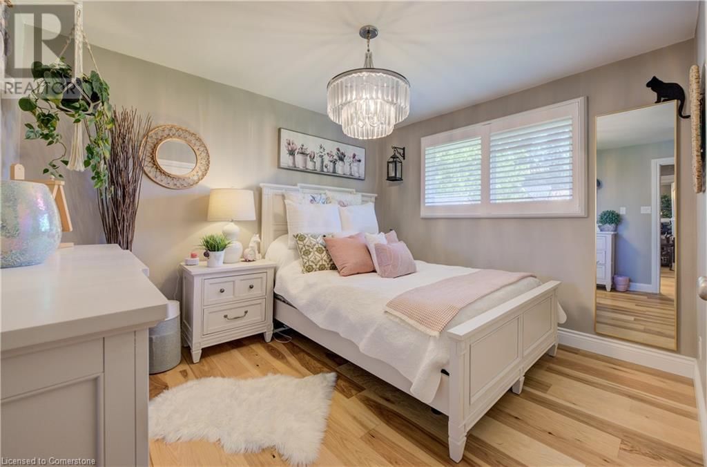 1076 HENRY STREET Image 20