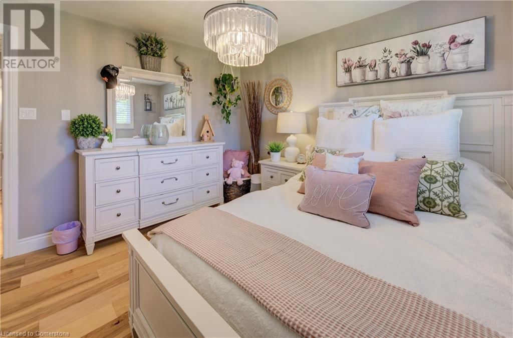 1076 HENRY STREET Image 21