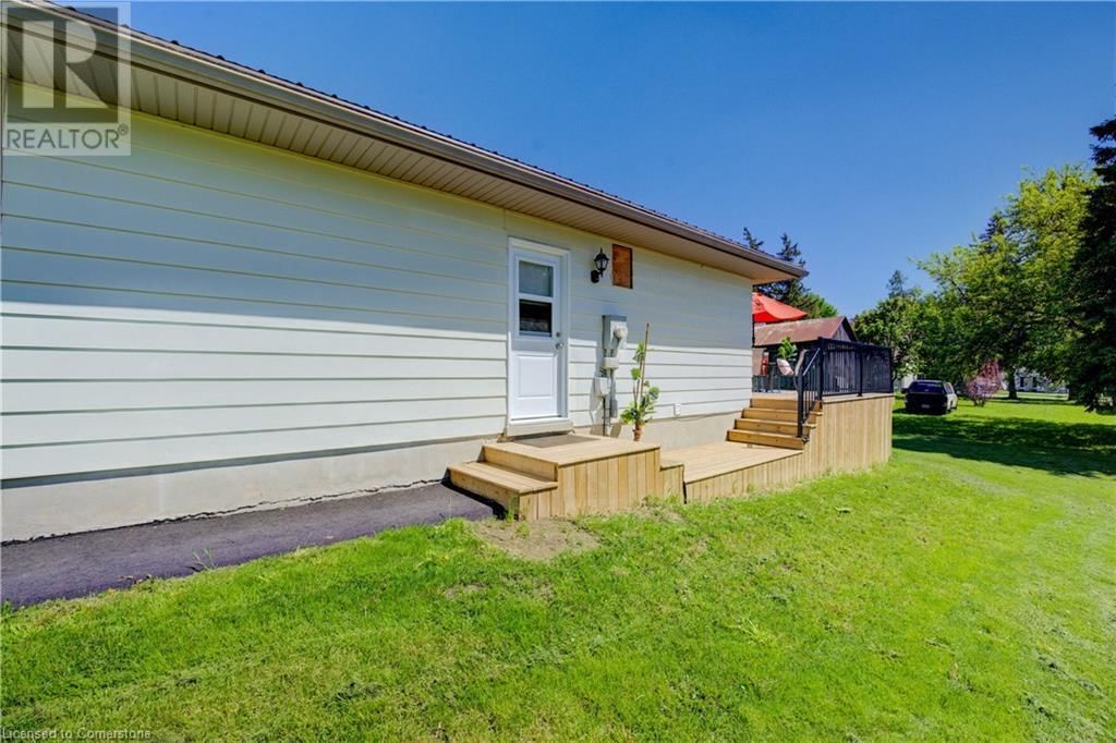 1076 HENRY STREET Image 35