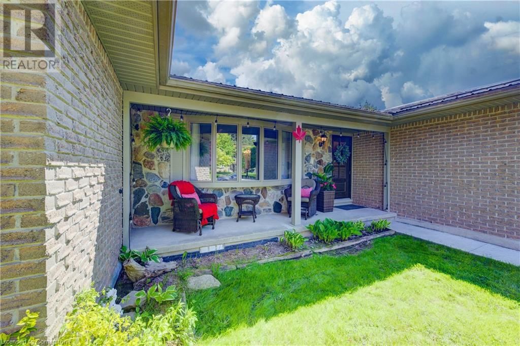 1076 HENRY STREET Image 4