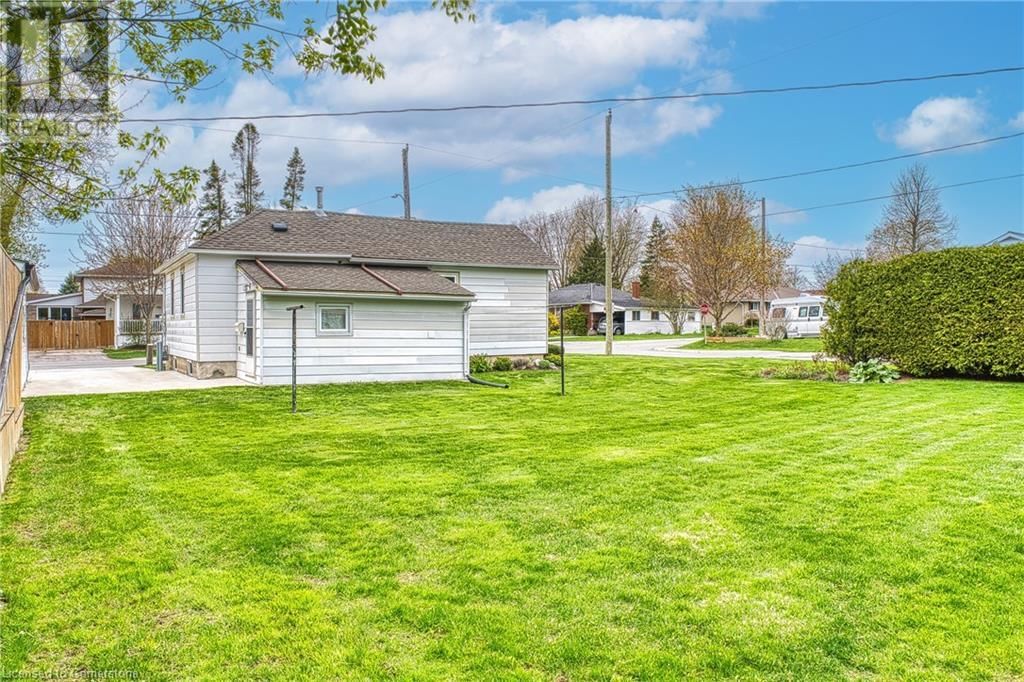 190 ELM AVENUE NORTH Image 6