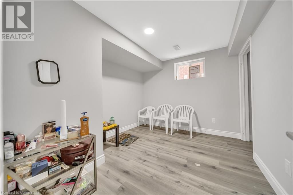 11 WILLOWRUN DRIVE Image 36