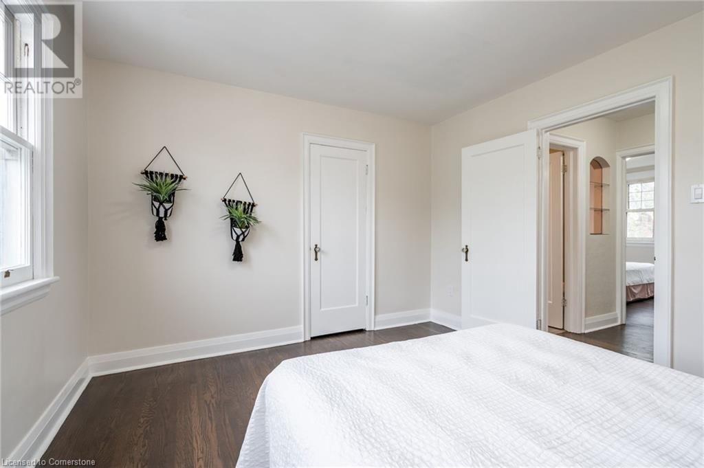 11 HUXLEY AVENUE SOUTH Image 34