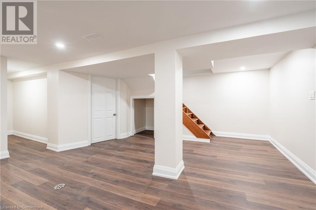 11 HUXLEY AVENUE SOUTH Image 37