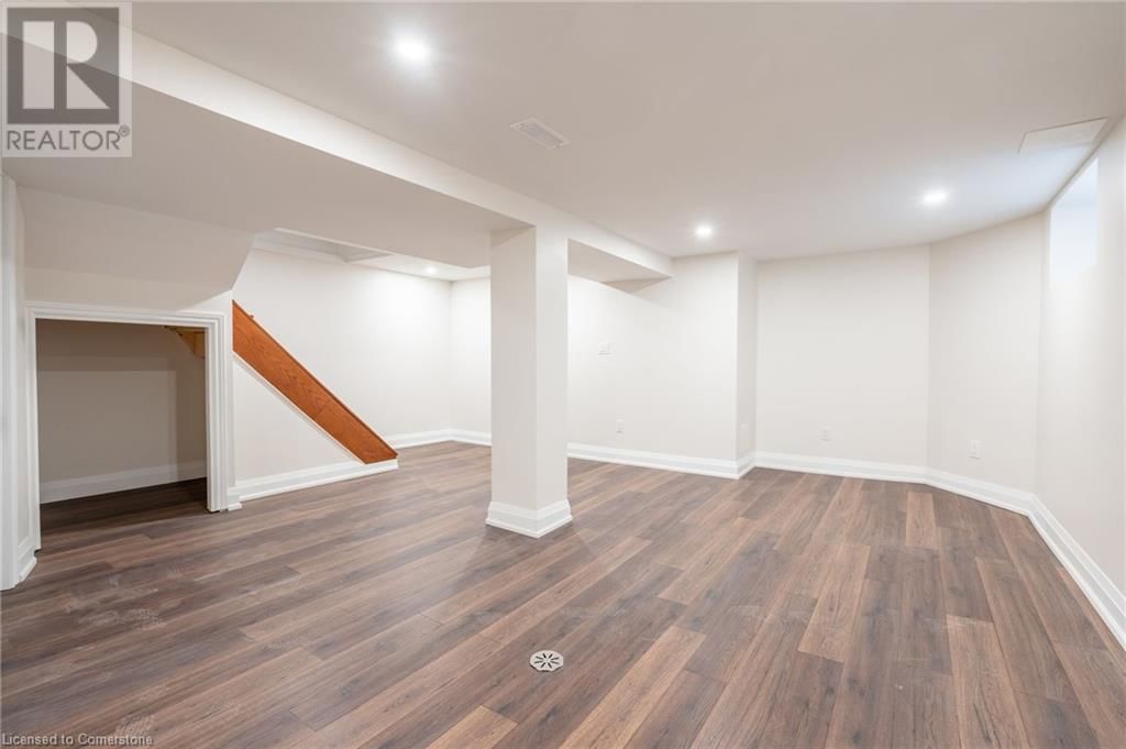 11 HUXLEY AVENUE SOUTH Image 38